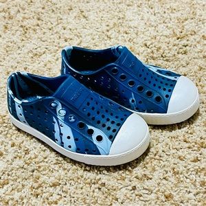 NATIVE Jefferson Print Child Shoes